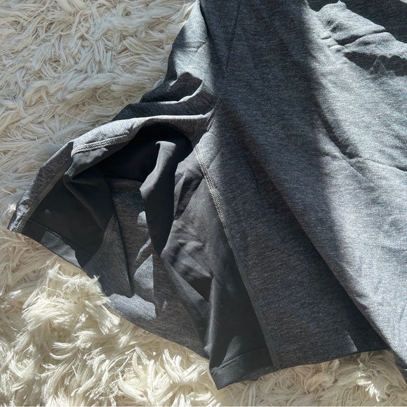 Lululemon Men’s 10” Athletic Shorts - Picture 4 of 6